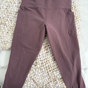 Athleta Mauve salutation stash 7/8 Leggings with Pockets